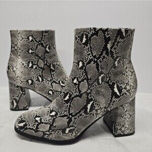 Madden Girl Minglee Faux Python Snakeskin Embossed Leather Ankle Boots Sz 8.5